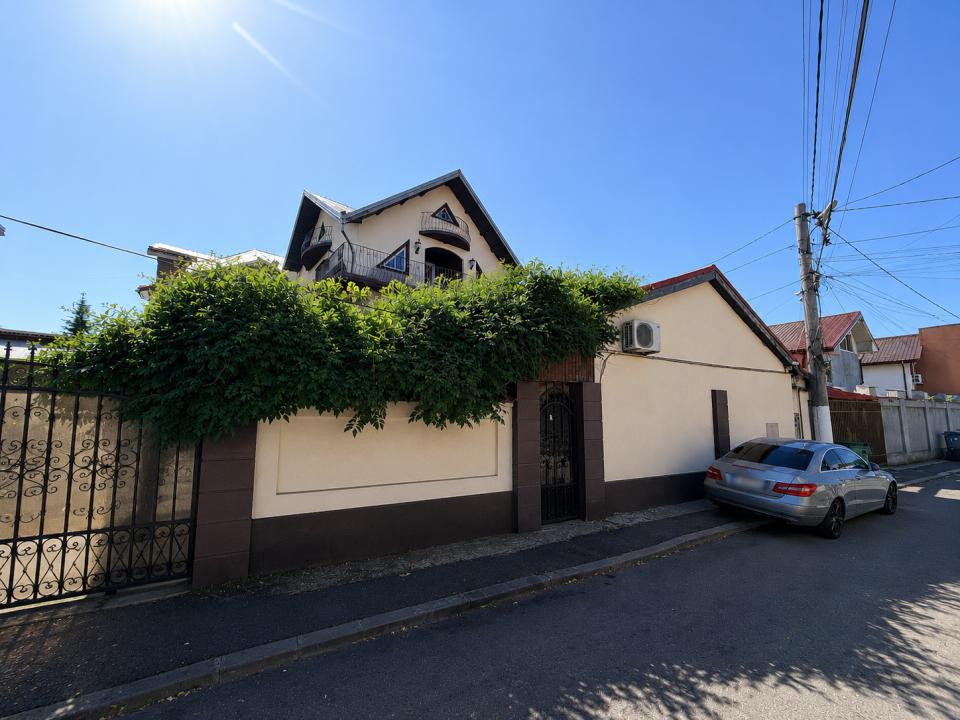 Vila P+2 -230 mp -Teren 469 mp-Garaj-Toate utilitățile | Pantelimon-Central 