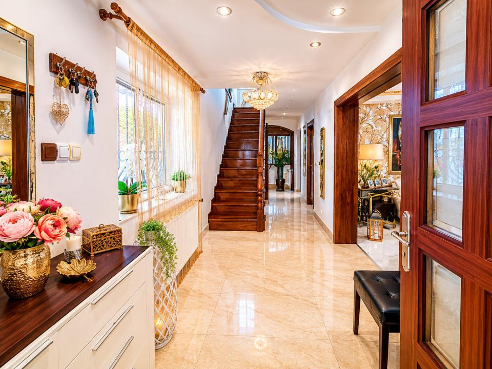 Vila P+2 -230 mp -Teren 469 mp-Garaj-Toate utilitățile | Pantelimon-Central 